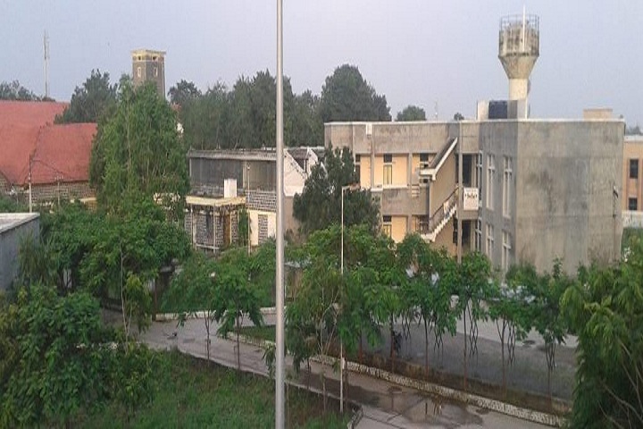 https://cache.careers360.mobi/media/colleges/social-media/media-gallery/4347/2019/4/1/Campus View of Government Engineering College Dahod_Campus-View.jpg